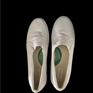 Comfort Plus by Predictions Women's white Slip-On Sneakers super comfy